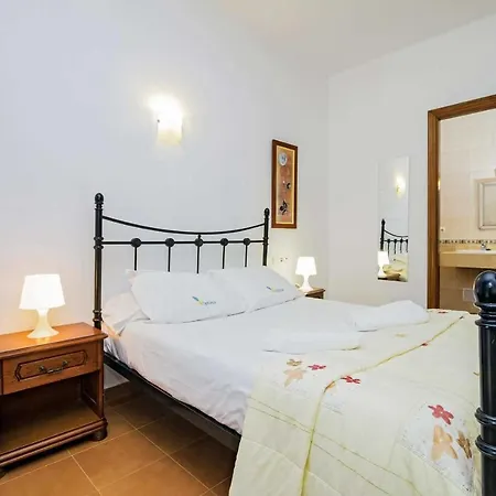 Villa Playa Blanca Sleeps 6 Air Con Wifi *